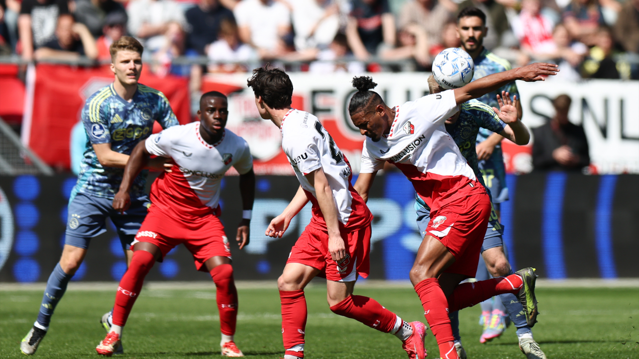 贝博体育-赛地聚焦：荷甲今晚热度飙升，托特纳姆主帅复盘，底气十足，轮换策略成焦点的简单介绍-贝博体育