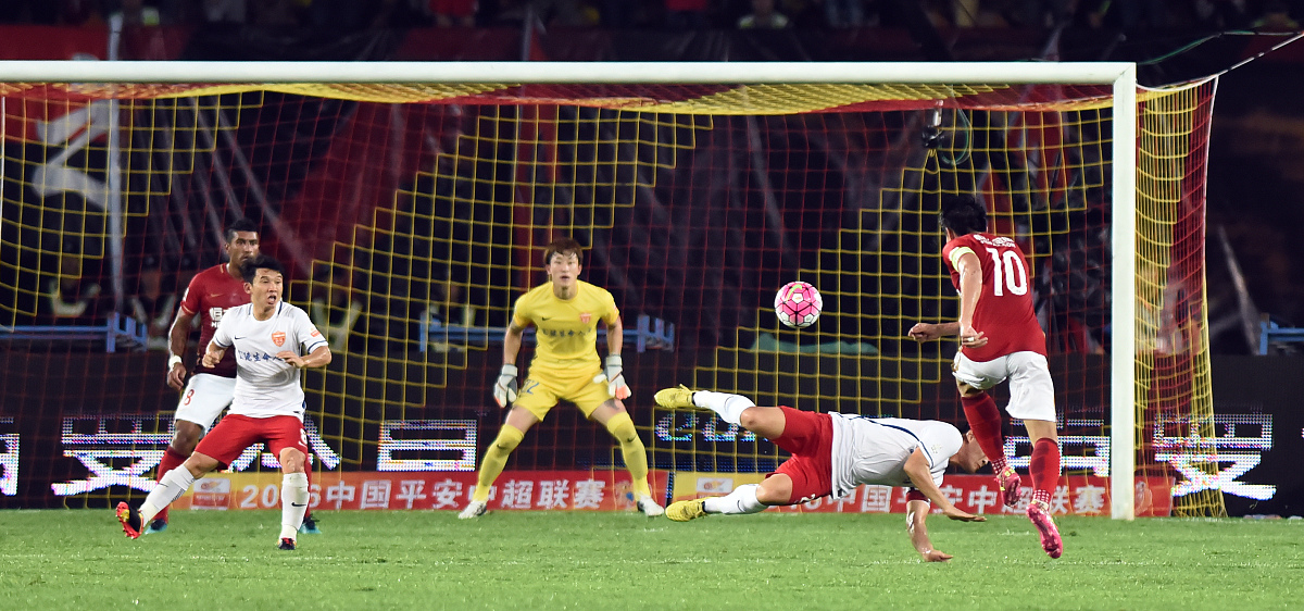 包含离谱！赛后武汉三镇备战英超切尔西迎亚冠关键赛，斯图加特冲刺阶段外线爆发的词条